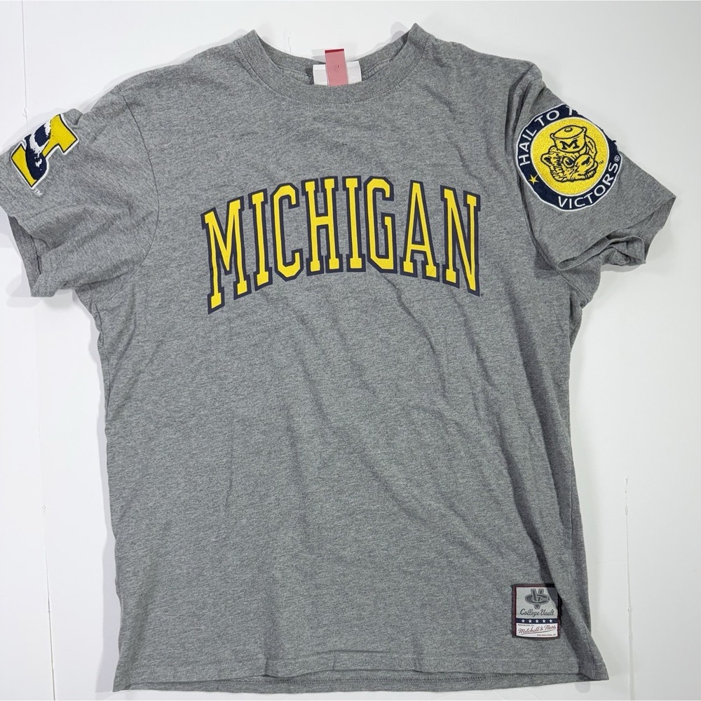 Mitchell & Ness Michigan Wolverines T-Shirt Men's Small Gray College Vault NCAA